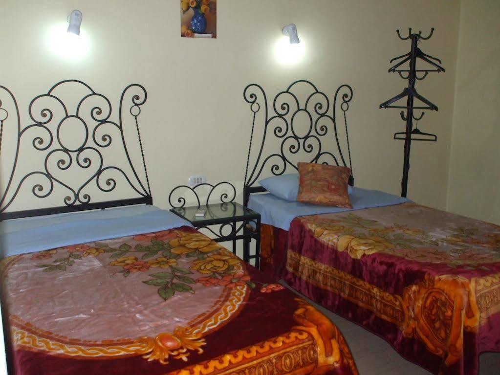Hostel Luna El El Cairo Exterior foto